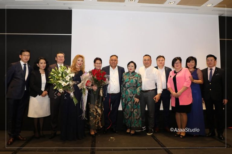 XV чуулганы гэрэл зургийн цомог · Варшав, 2019 · Azaa Studio — © Azaa Studio